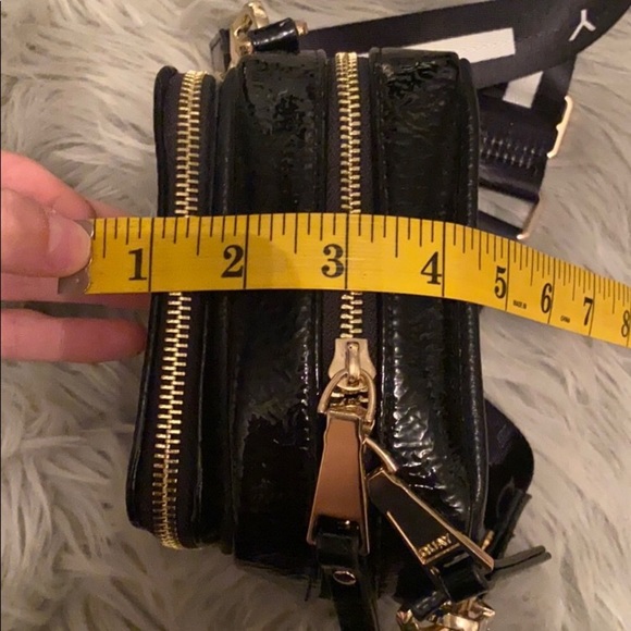 NWOT!! Quay Crossbody Bag, Wide Strap Trend 🥰 - Picture 5 of 9